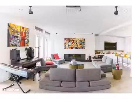 villa 9 pièces 250 m²