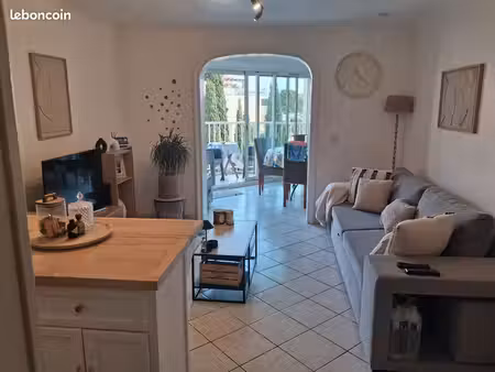 appartement t2 vue mer à saint aygulf