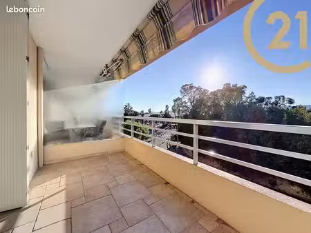 studio 1 pièce 32 m²