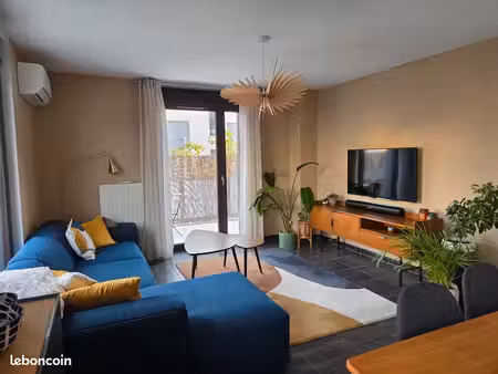 lyon 7 - girondins - t3 -de 64 m² avec terrasse de 25 m² et box fermé