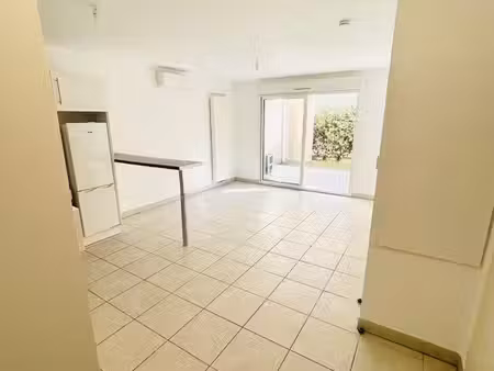 joli appartement récent t2 + garage en option