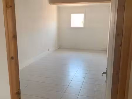 vends bureau de 15 m2 à saint cannat