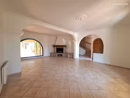 maison 4 pièces 161 m²