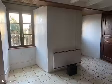 location maison de village
