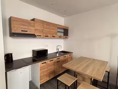 studio meublé - 27 65m2