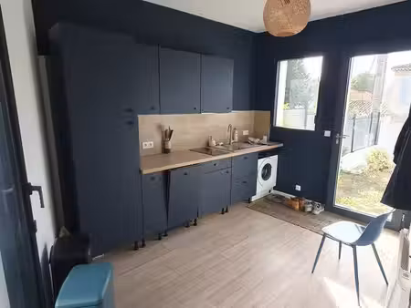 co-location meublée (2 chambres) dans maison neuve aix en provence. 650 euros cc par chamb
