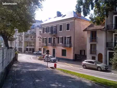 magnifique studio meublé avec balcon plein centre-ville #4