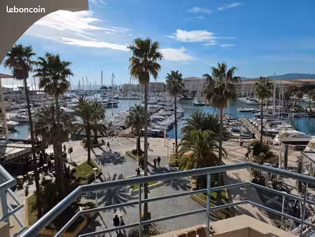 superbe f2 garage  vue mer et port  état exceptionnel