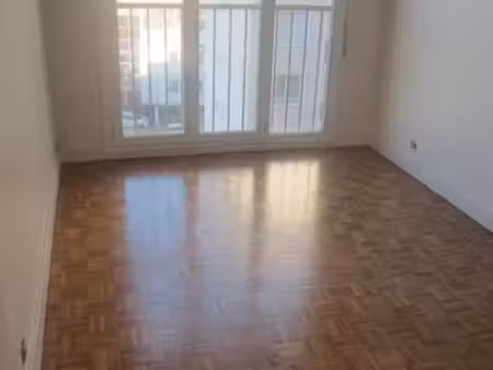 t2 très lumineux sans vis à vis 13001