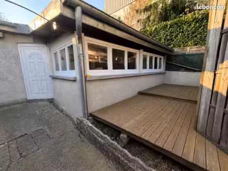 ? f1 bis rue meublé avec terrasse privative au calme – vandœuvre  proche artem / chu