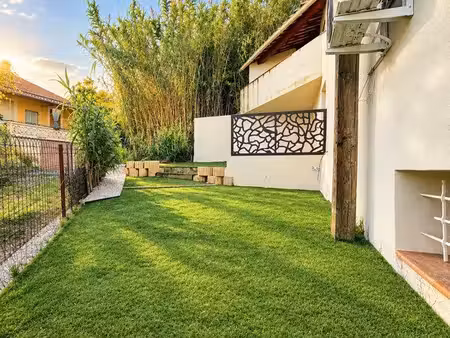 t3 avec jardin privatif 49 m² + terrasse  rénové  dpe c  manosque
