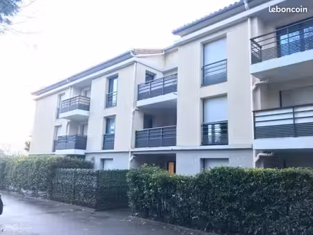 appartement t2 meublé 38m2 terrasse place stationnement proche centre ville st genis laval