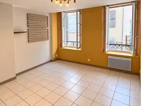 appartement 3 pièces– 55 m² – centre historique de sisteron