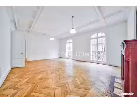 bureau 322 m²