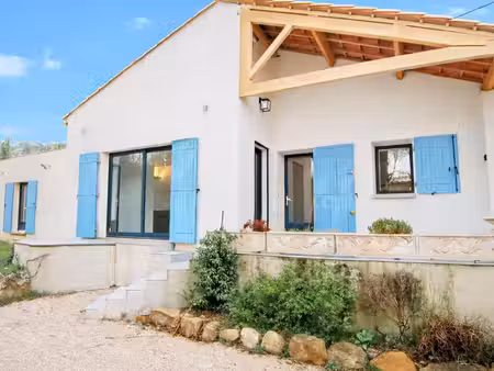maison meublée plain pied sur grand terrain