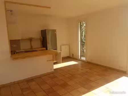 aix en provence quartier la torse  loue t3 - 68m²