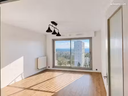 t3 67 m² 13e  758 euros + charges  chauffage et eau chaude compris