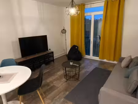 t4 meublé 70 m² – 3 chambres – parking – métro parilly 5 min