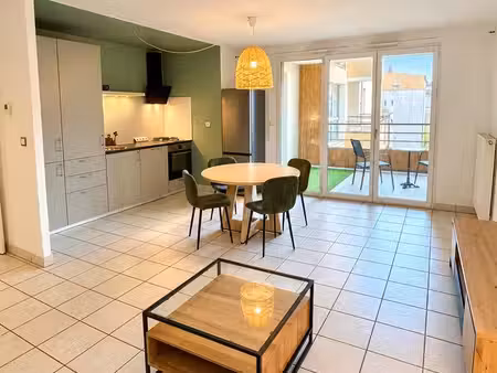 t2 59 m² rénové à neuf – terrasse 10 m² – lumineux