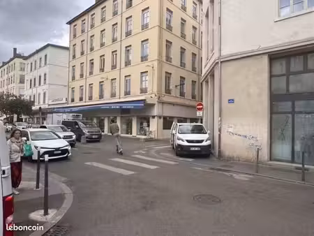 local commercial 140 m²