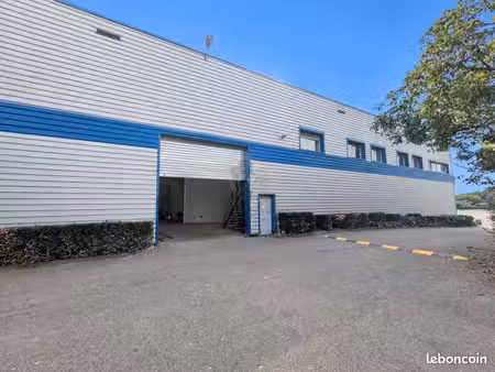 bureaux 600 m² chassieu