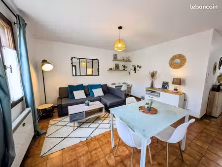 charmant t2 meublé 42 m² centre-ville gréoux-les-bains — loyer 690 eau comprise