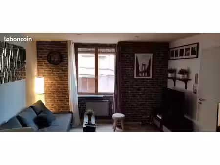 location appartement t.2 meublé( dans le vieux hyères)