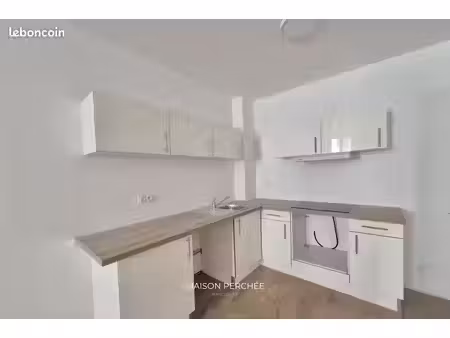 appartement t2 de 60 m² à louer – centre-ville de salernes