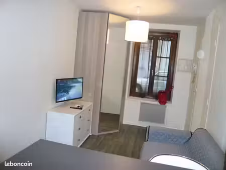 studio meublé 20 m² auxerre centre ville