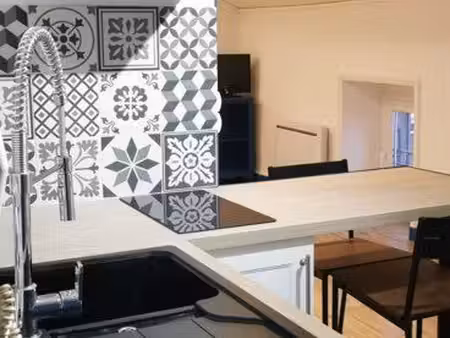 location studio meublé