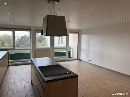 a louer t3 de 70m2 refait à neuf avec parking et cave