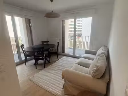 à louer montreuil 2 pièces 37m2 avec 3 terrasses de 18m2 meublé et équipé
