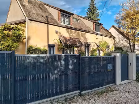 vends maison de charme proche de sens
