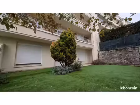 appartement au rez de jardin avec cave