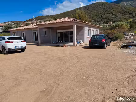 maison en cours de construction
