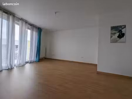 location appartement 3 pièces cergy-le-haut