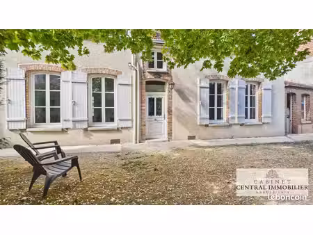 maison 8 pièces 211 m²