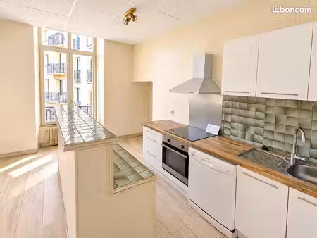 appartement t3 en centre-ville de millau avec ascenseur