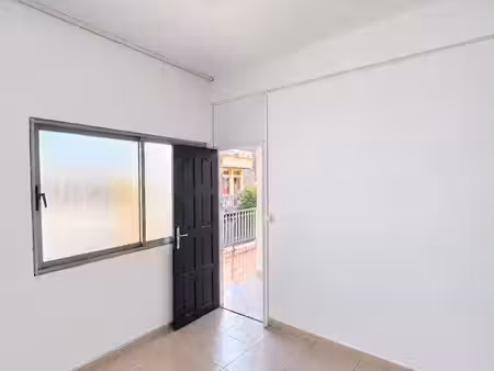local professionnel 8 40m2 à louer au lamentin