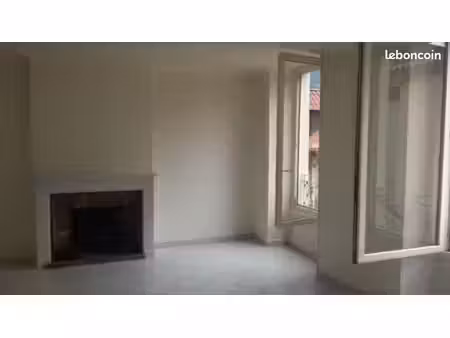à louer t2 47 m² – millau – 480 charges comprises - situé au 2ᵉ étage-libre de suite