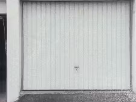garage sécurisé à louer 50