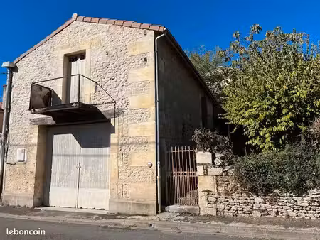 garage de 75 m² au sol avec jardin clos de 140 m². un beau potentiel d'aménagement