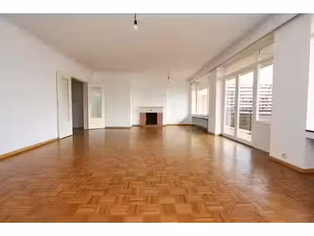 appartement à louer avec terrasse et 3 chambres   woluwe-saint-lambert (vbe84509)