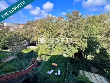 appartement lumineux  balcon et face aux remparts