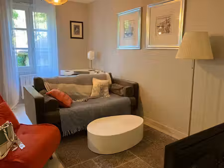 t2 meublé de 43 m2 lumineux
