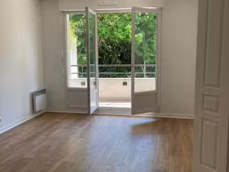 appartement suresnes 2 pièces / 47 m² / parking