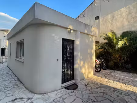 petite maison de ville individuelle