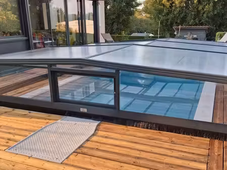 maison familiale 5 chbrs  véranda  grand garage  salle ciné  piscine avec abris neuf