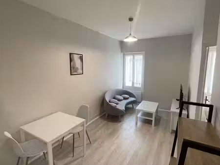 superbe t2 meublé de 37 m² – entièrement rénové – hyper centre d’angoulême