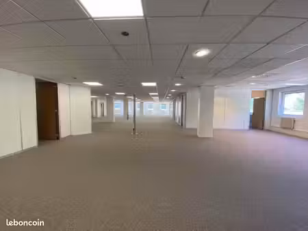 bureau 1 969 m²